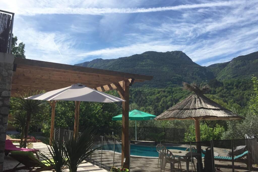 Puget-Théniers2P Au Coeur Des Montagnes Avec Piscine Chauffeeアパートメント エクステリア 写真